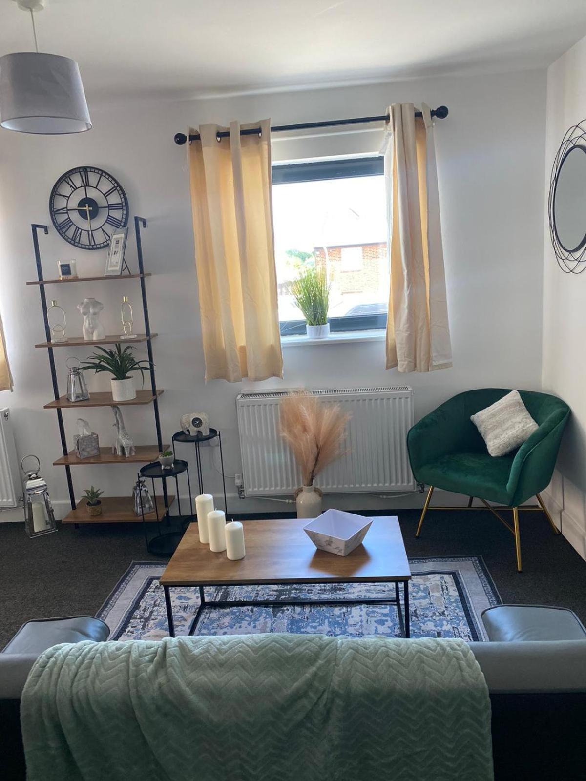 Apartment Gorgeous 1 Bedroom Near Heathrow *