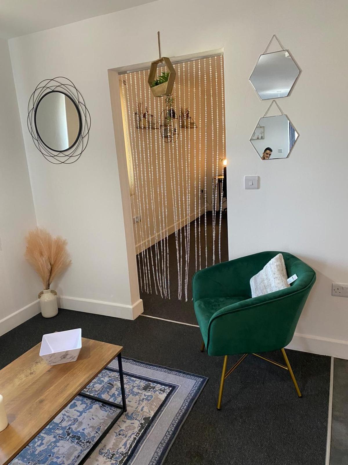 Gorgeous 1 Bedroom Near Heathrow Apartment