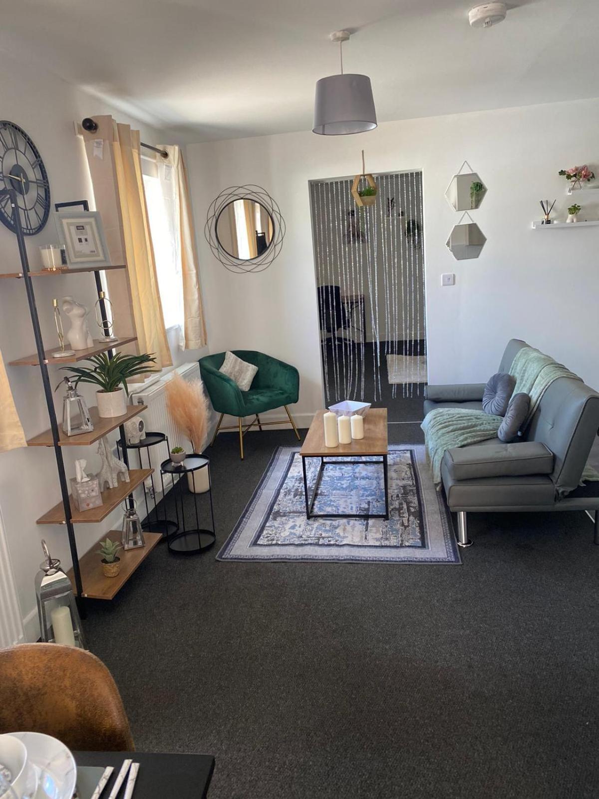 Gorgeous 1 Bedroom Near Heathrow Apartment